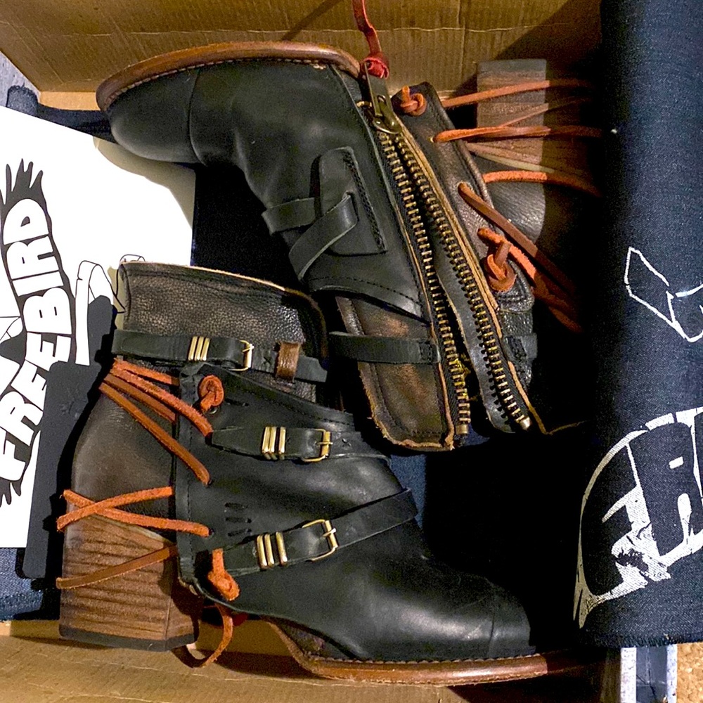 Freebird by Steven size 9 Crue Black Multi like new